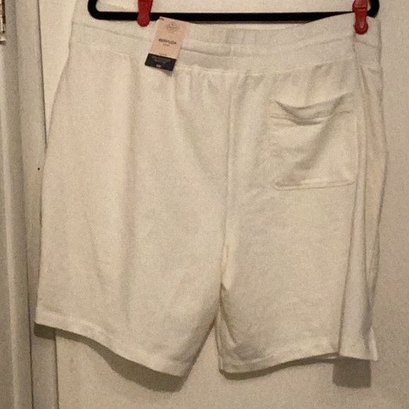 St. John's Bay White Bermuda Shorts Elastic Waist - Picture 10 of 13